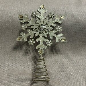Bethlehem Lights Metallic Snowflake Christmas Tree Topper